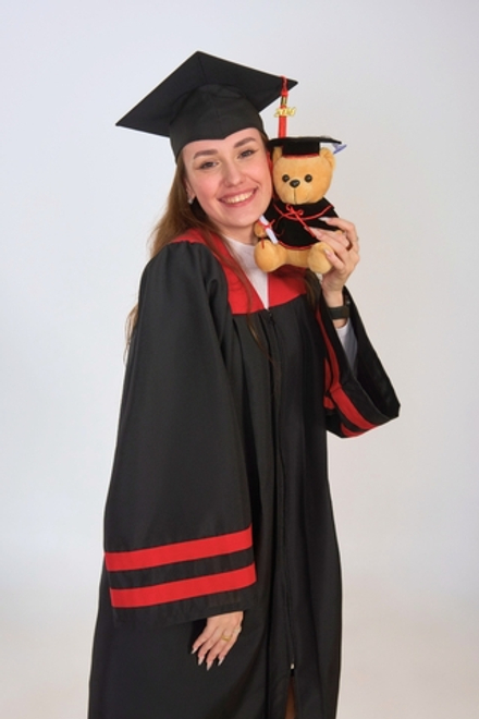 Мантия выпускника “Стандарт плюс”- красные вставки