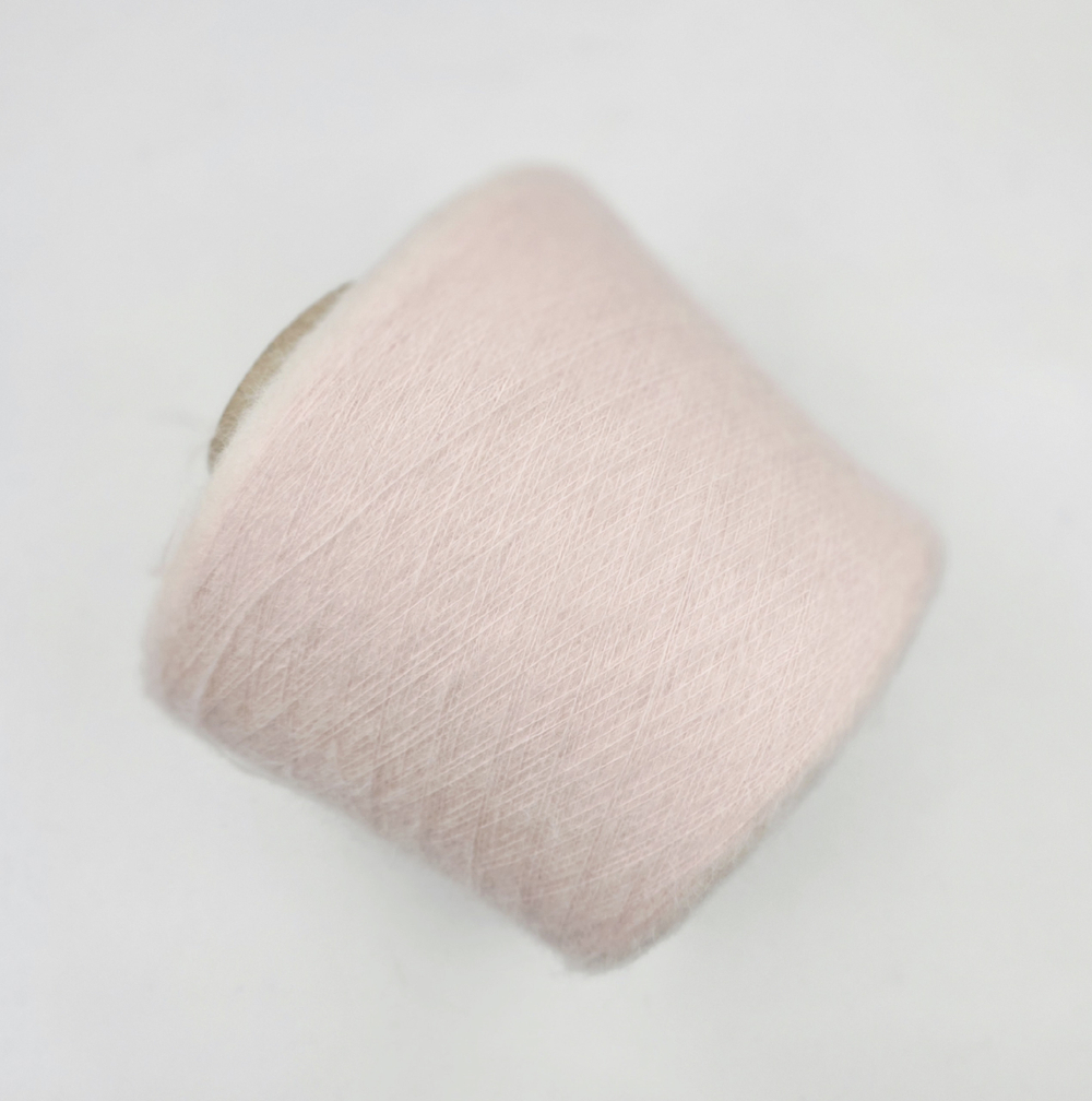 Вспушеный кашемир 40% беби як 30% шелк 20% па 10% пудровый-розовый