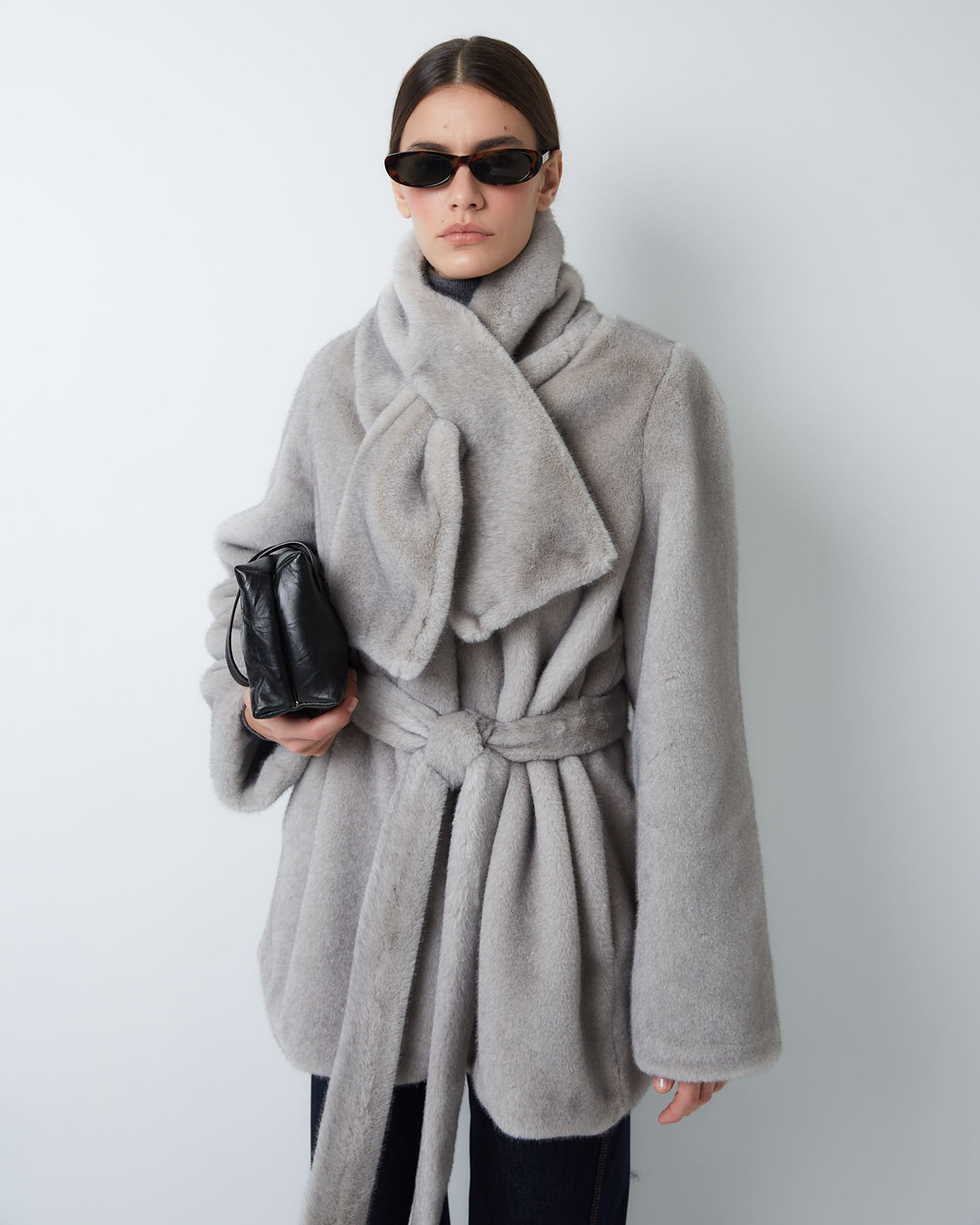 Шарф из искусственного меха норки серый