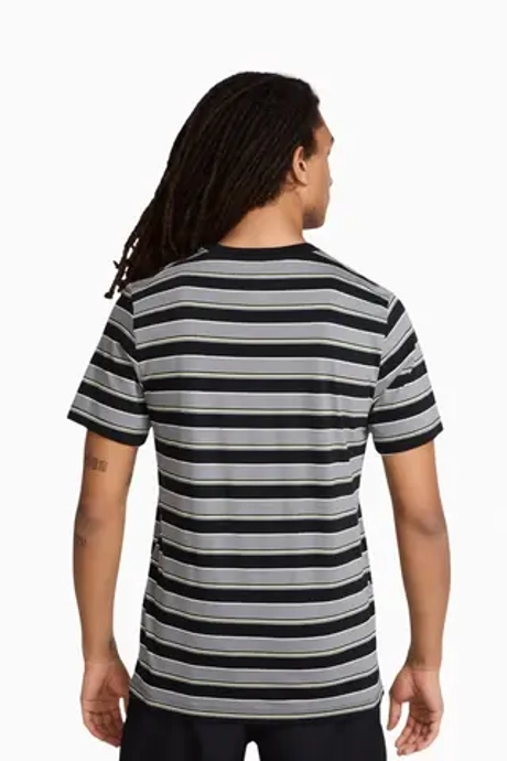 Футболка Nike Sportswear Club