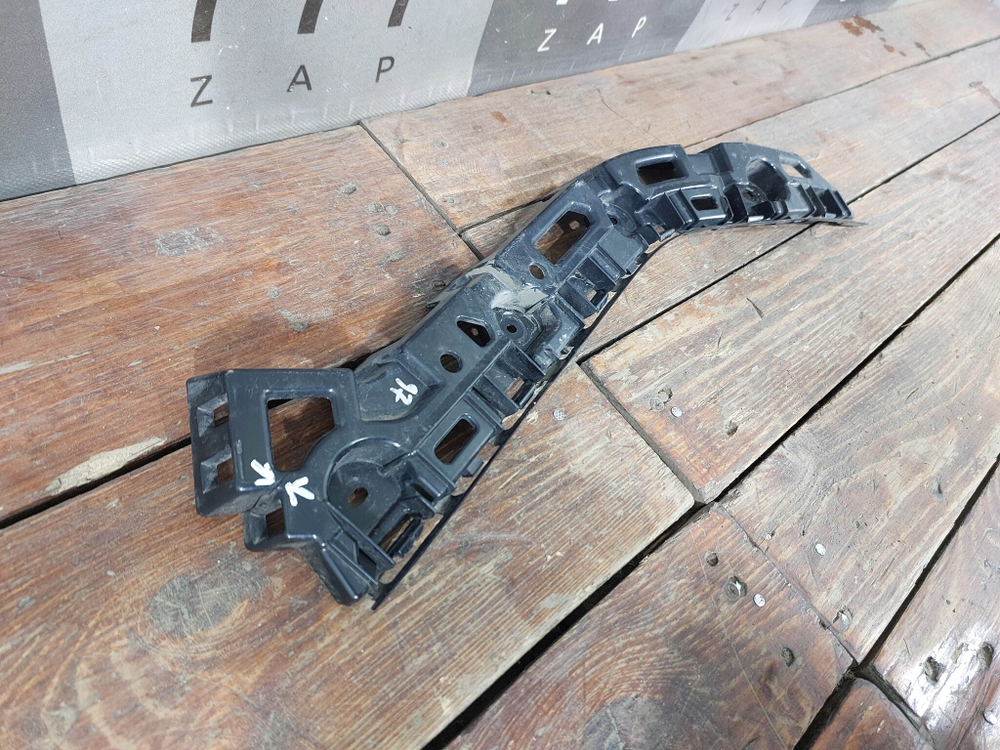 Кронштейн заднего бампера левый Skoda Rapid 2 20-нв Б/У Оригинал 60U807393D