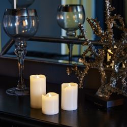 ULD-F060 WARM WHITE CANDLE SET3 Фигура светодиодная Свеча на батарейках CR2032 в-к. в составе набора из 3 штук. 1 светодиод. Теплый белый свет. TM Uniel