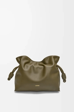 Loewe Сумка-клатч среднего размера Flamenco из телячьей кожи наппа, темный хаки