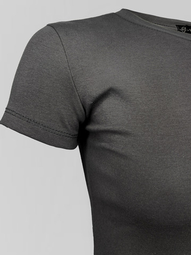 Футболка YIXUAN 7137 базовая однотонная по фигуре