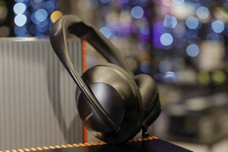 Беспроводные наушники Bose NOISE CANCELLING HDPHS 700