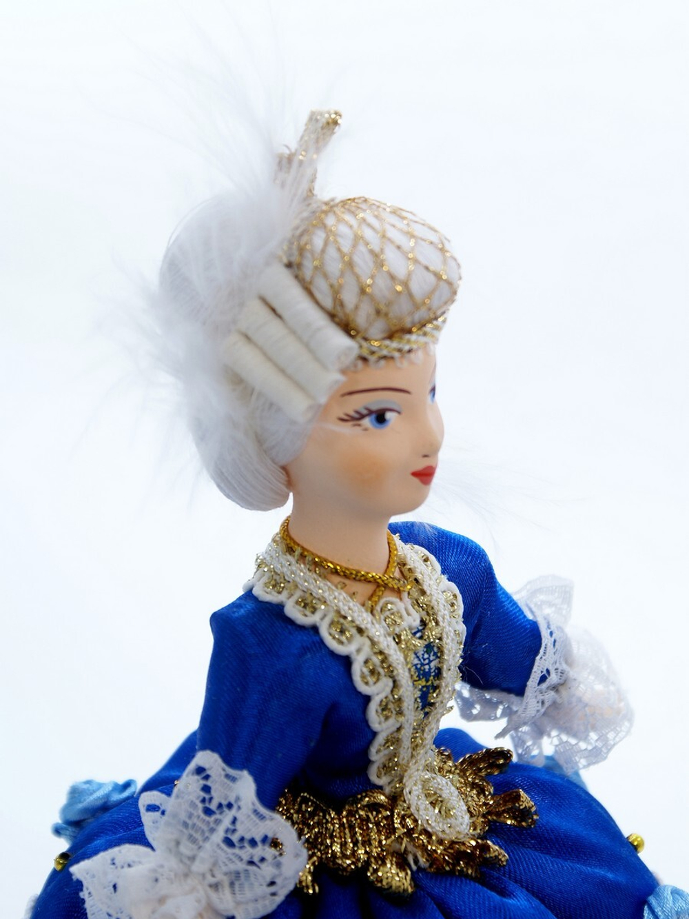 Кукла-игольница Золушка в бальном платье в стиле рококо 18 век