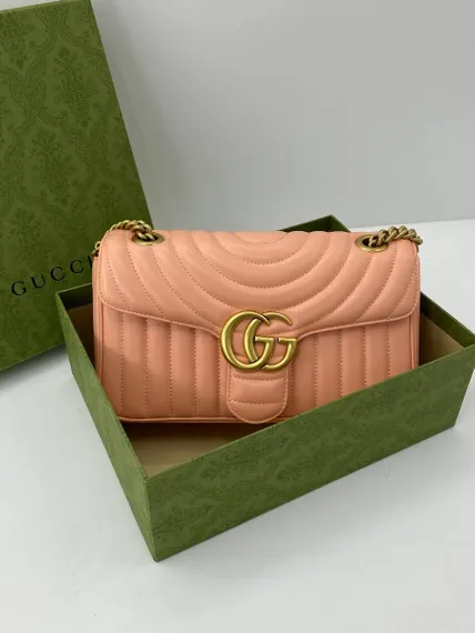 Сумка через плечо Gucci GG Marmont с матовой отделкой персиковый