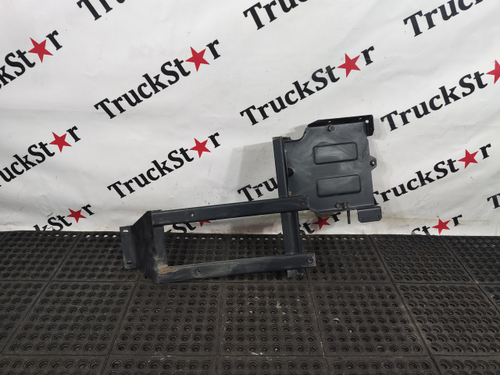 Кронштейн переднего крыла левый 2023г.