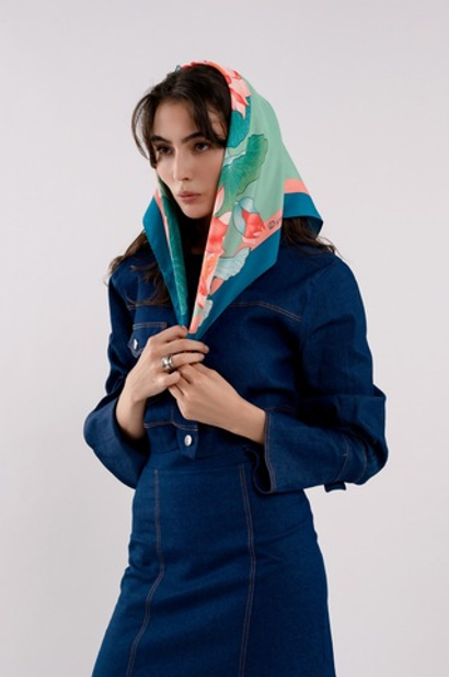 Платок «Лебединое озеро лотосов»