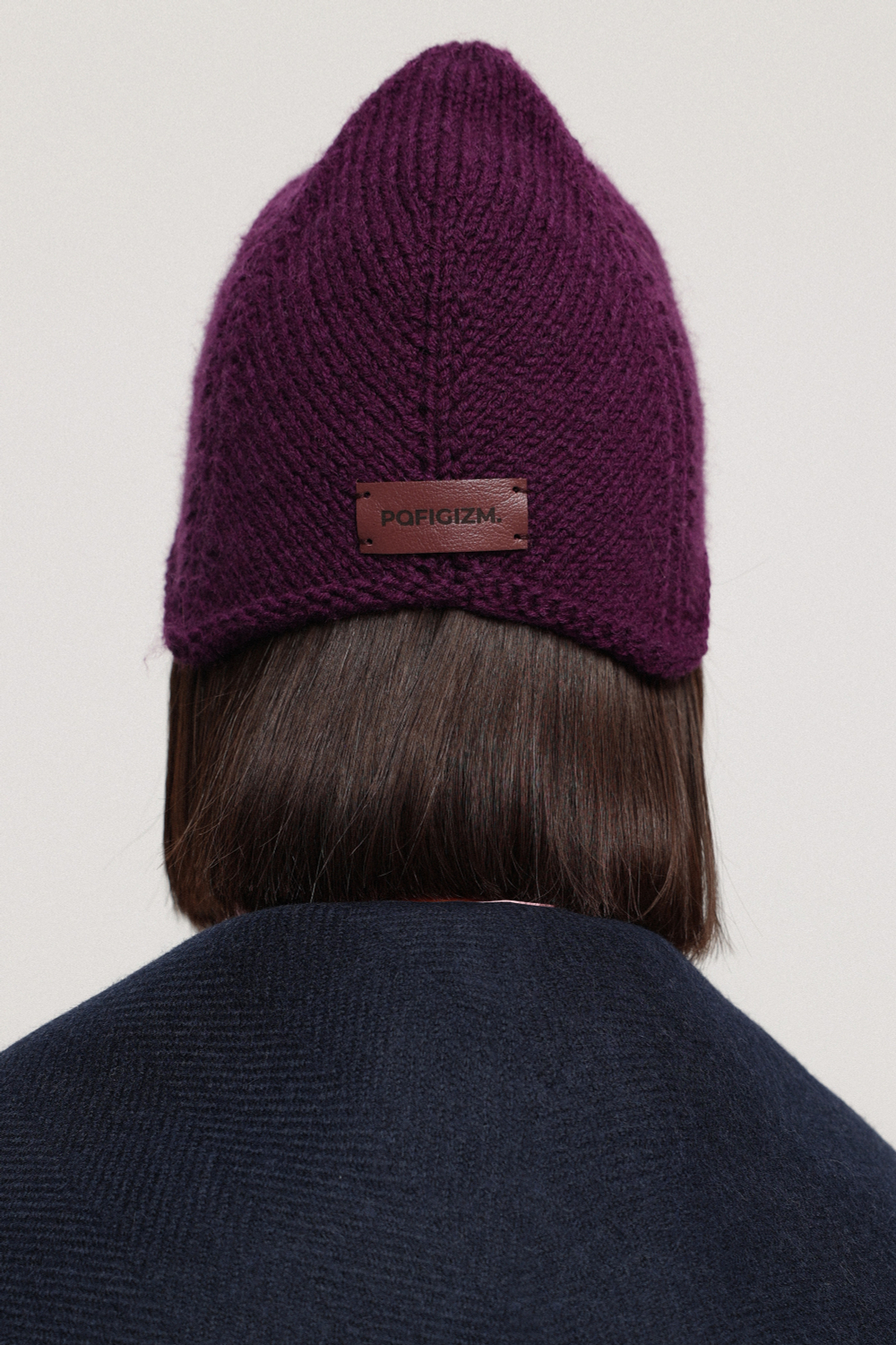 Вязаная шапка-шлем