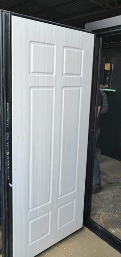 Входная металлическая дверь Лабиринт Мегаполис 08 - Кристалл вуд