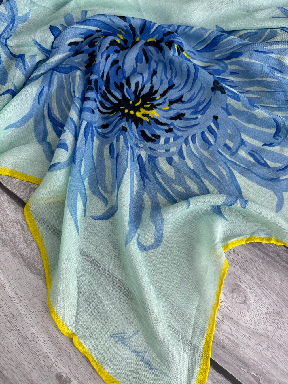 Платок из модала Windsor, 120х120см, мятный/голубой/желтый, частично подшитый
