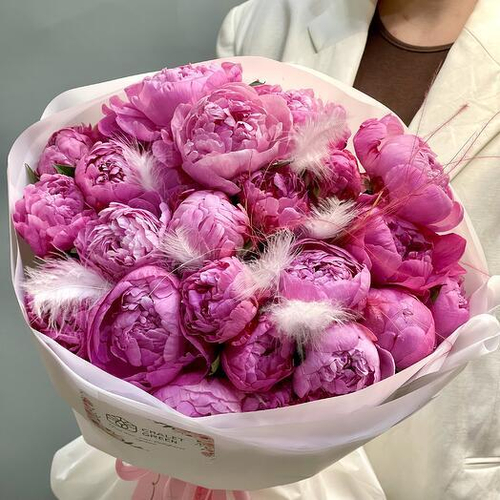 Монобукет из 25 нежно-розовых пионов Таин. Монобукет 032 Chalet Green