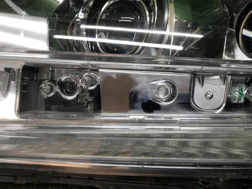 Битая Фара левая Toyota Land Cruiser 200 15-21 LED