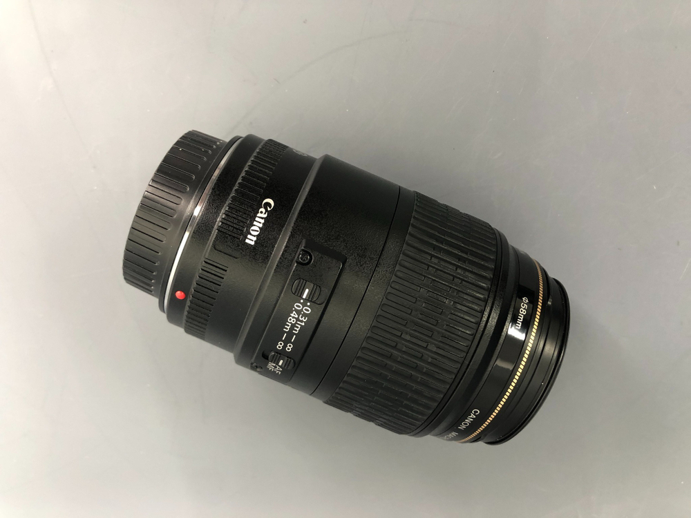 Canon EF 100mm 2.8 IS Macro USM
