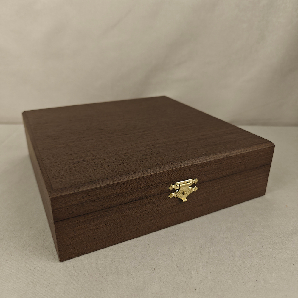 Сувенирная тарелка "Герб России" с ручной росписью (лаковая миниатюра)