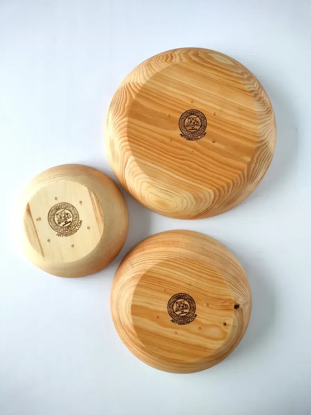 Набор деревянных сервировочных тарелок из кедра