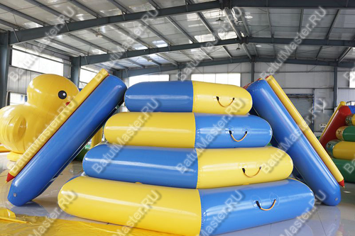 Надувной водный аттракцион "Веселые ярусы" сине-желтый 5*4*2 м