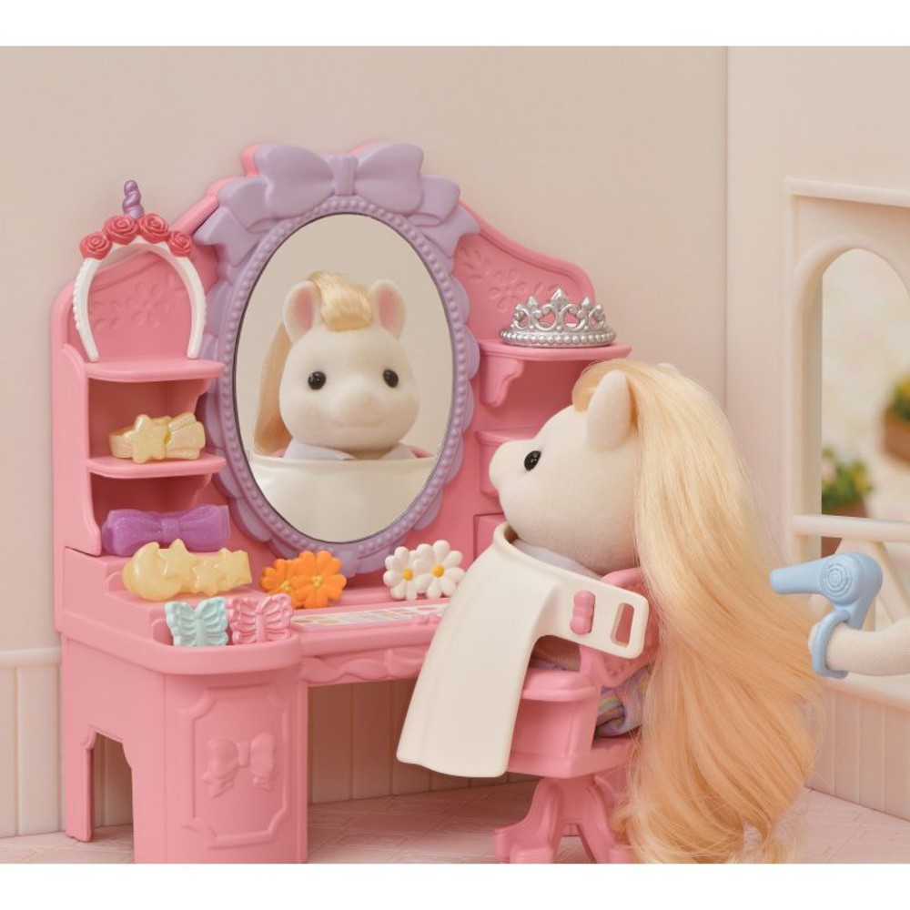 Набором Sylvanian Families Игровая площадка Салон красоты Пони