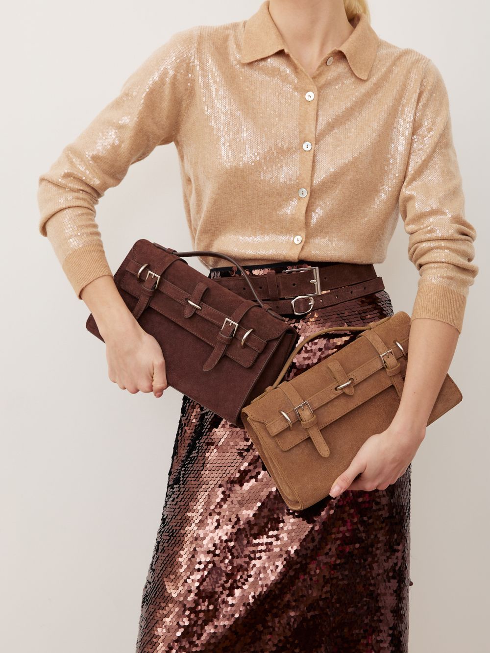 БАЗОВЫЙ ТОНКИЙ РЕМЕНЬ С МЯТОЙ ПРЯЖКОЙ ЗАМША ТЕМНЫЙ ШОКОЛАД