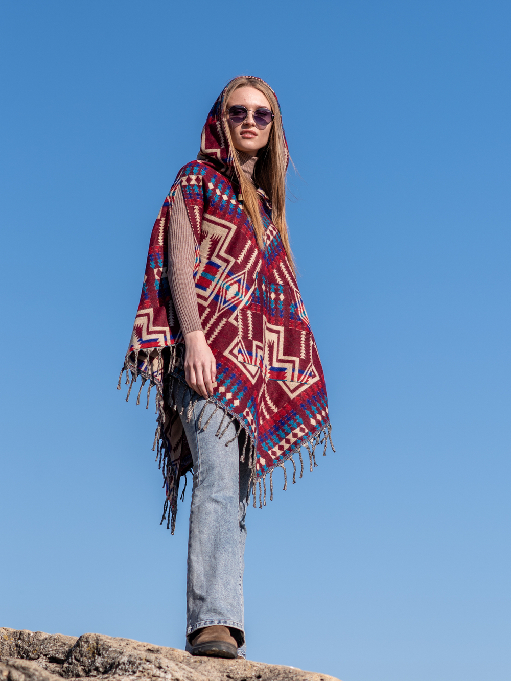 Пончо женское шерстяное с орнаментом