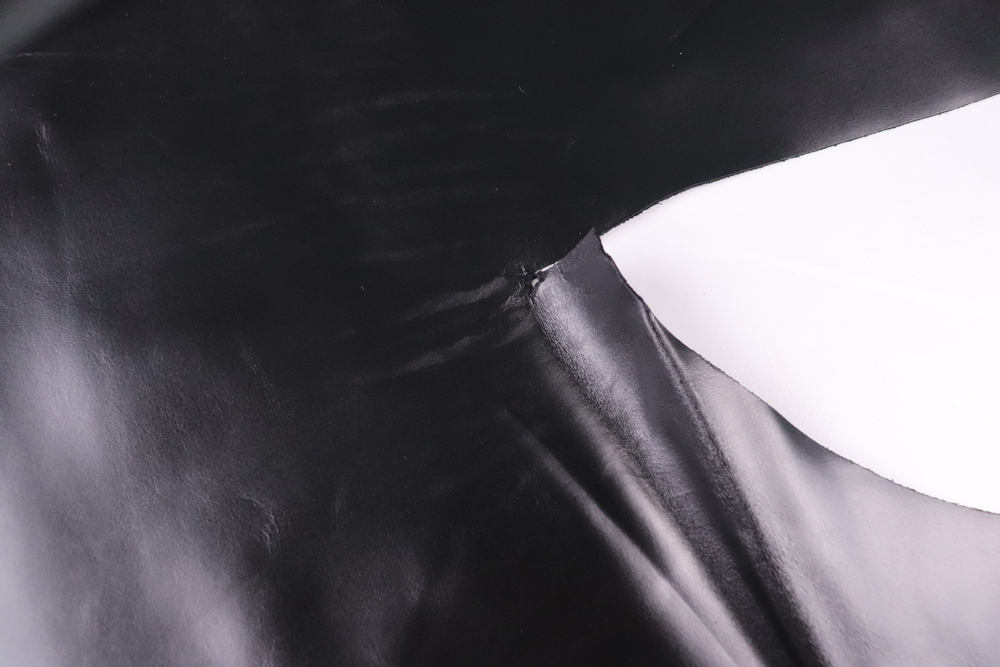 Уценка: 0,9-1,2 Кожа Камелия Черная 131дм²