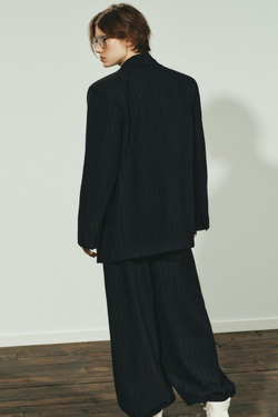 ZARA БЛЕЙЗЕР В ТОНКУЮ ПОЛОСКУ С КАРМАНАМИ, МОРСКОЙ СИНИЙ