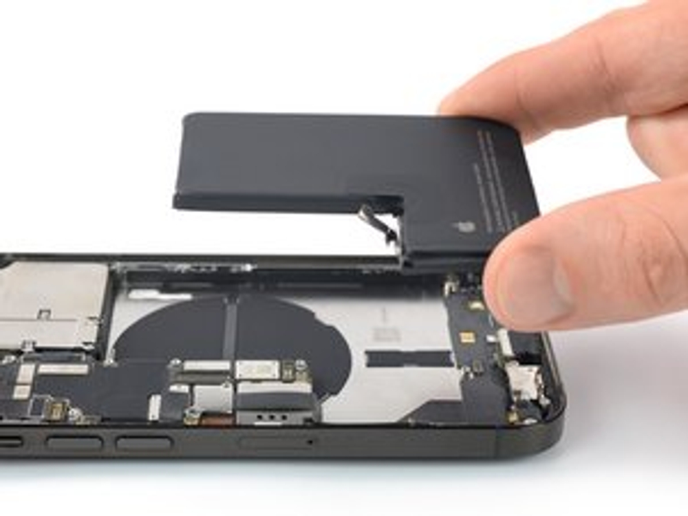 Замена аккумулятора iPhone 14 pro/ max