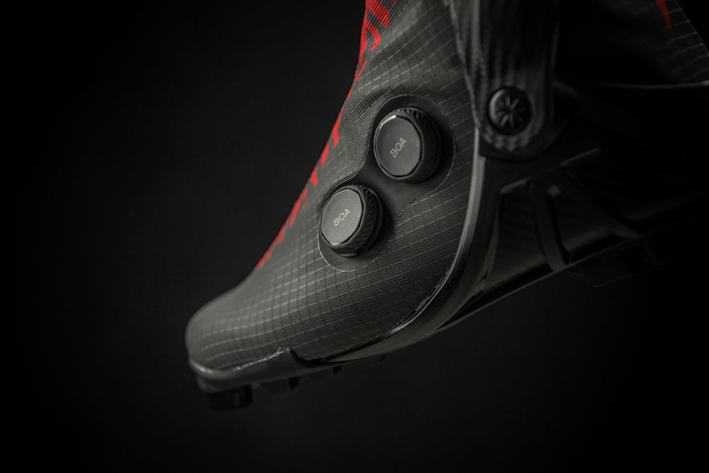 Профессиональные лыжные ботинки Madshus RACE PRO BOA® SKATE (2025/2026) для конькового хода