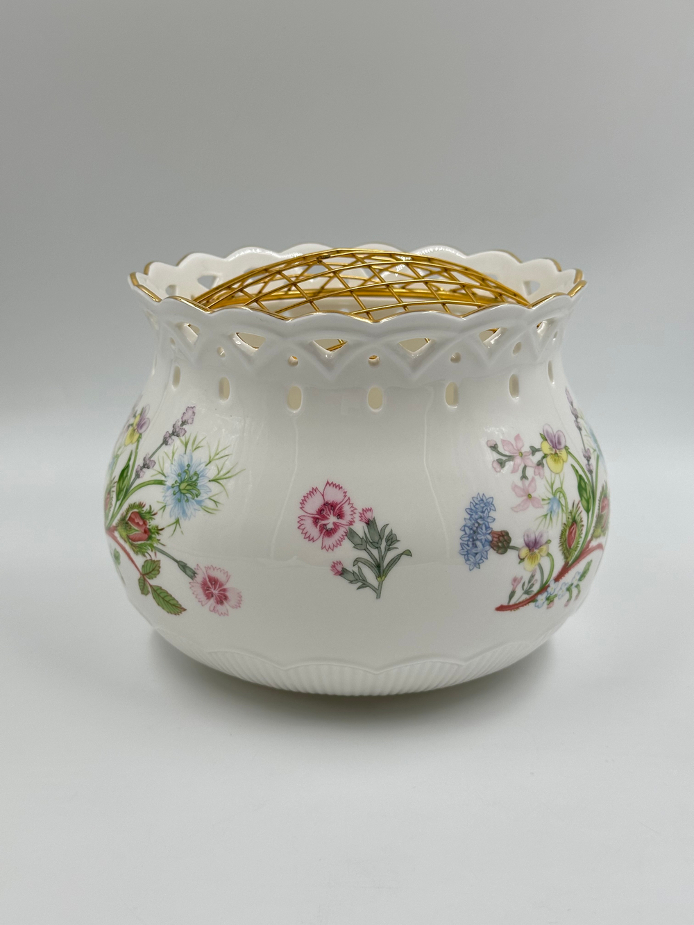 Роузбоул Aynsley