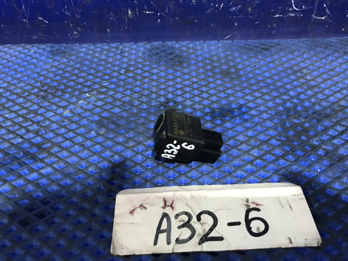 Реле поворотов NISSAN CEFIRO 1994