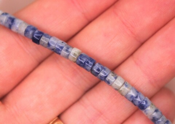 Бусины из натурального камня синий 4х2 мм