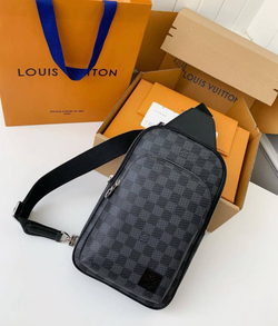 Сумка-мессенжер Louis Vuitton