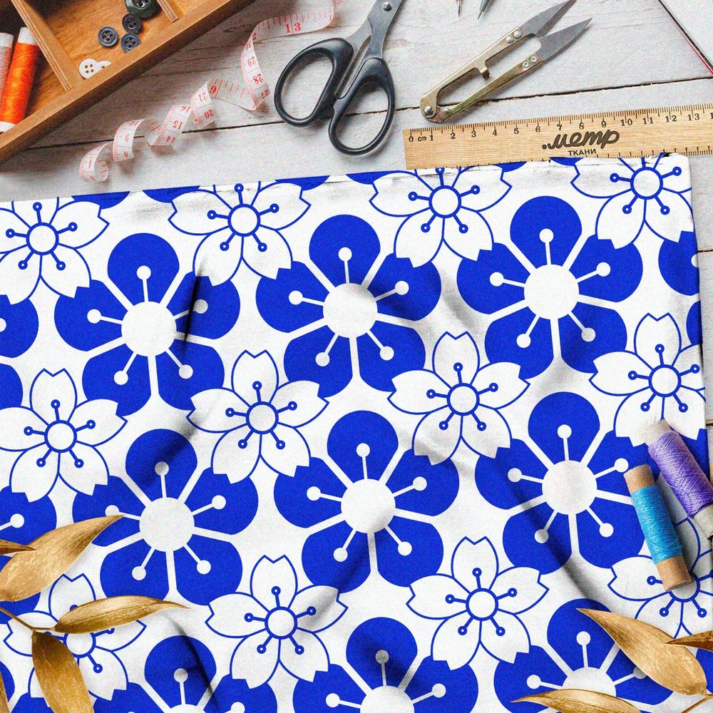 Ткань штапель белые и синие цветы на белом фоне