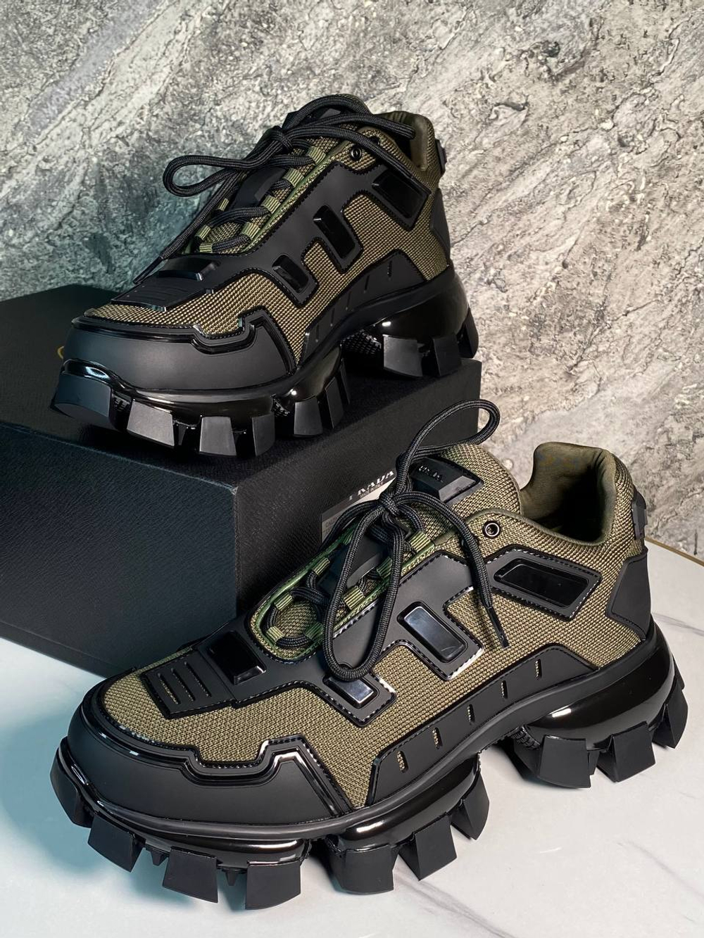 Кроссовки Prada