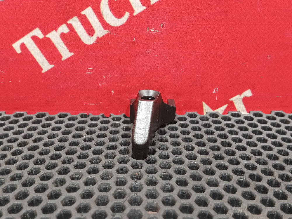 Кронштейн форсунки двигателя 2023г.