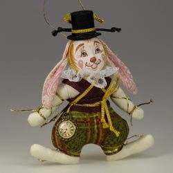 Ёлочная игрушка Белый кролик в цилиндре