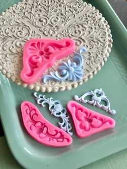 Молд силиконовый "Узор - уголок с вензелем" (Входит в набор "Лепнина 2")