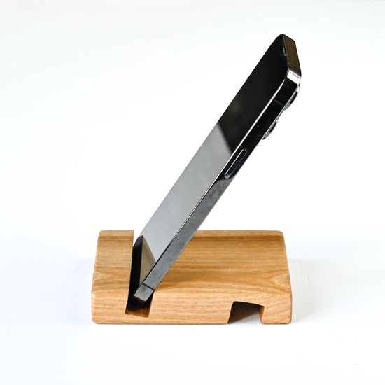 Подставка для телефона из дерева