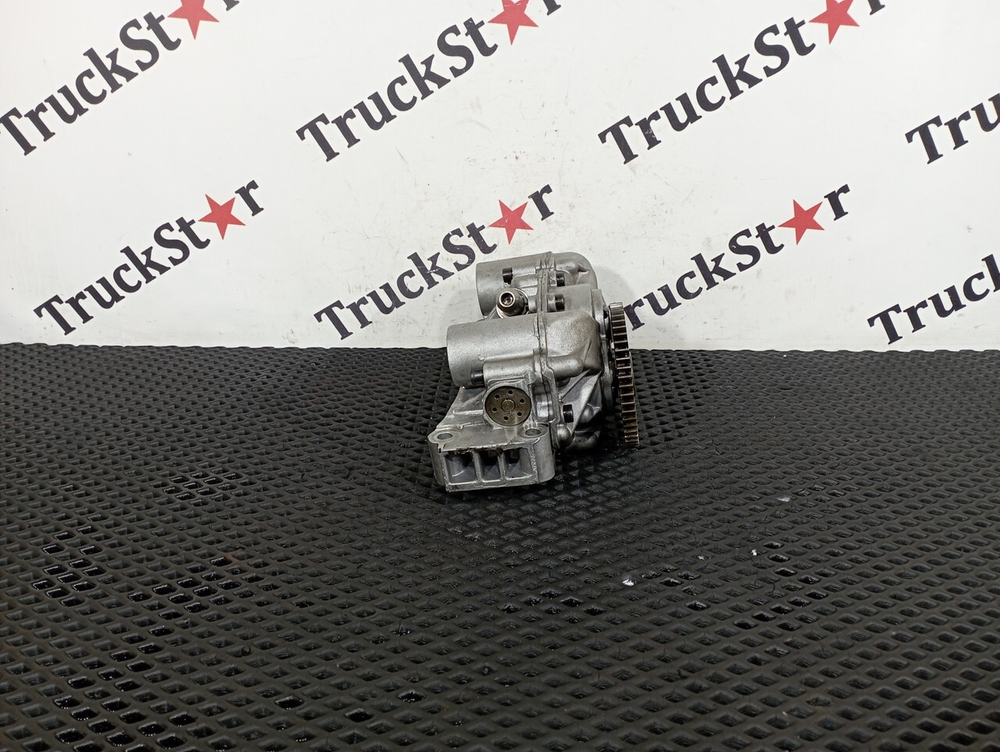 Насос масляный