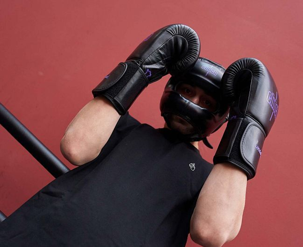 Перчатки боксерские Clinch Undefeated черные C161