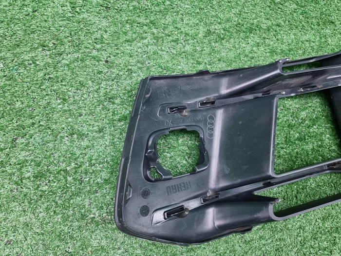 Накладка переднего бампера правая Audi Q7 2 15-19