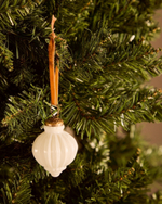 Набор из 4 рождественских шаров Irlo из белого переработанного стекла, Ø 8 см