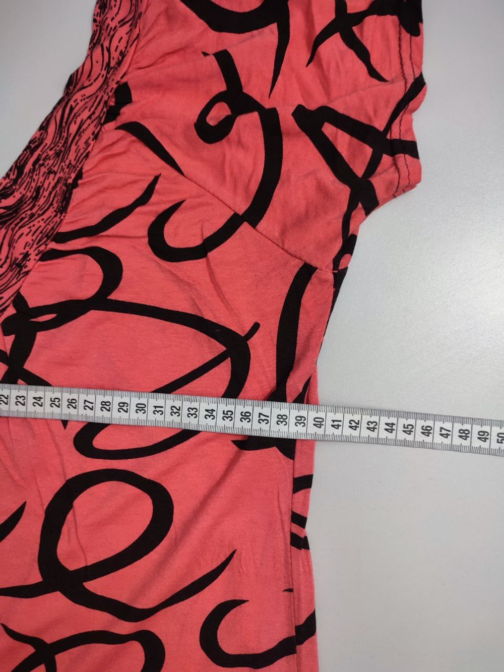 Джемпер коралловый с принтом 46 размер