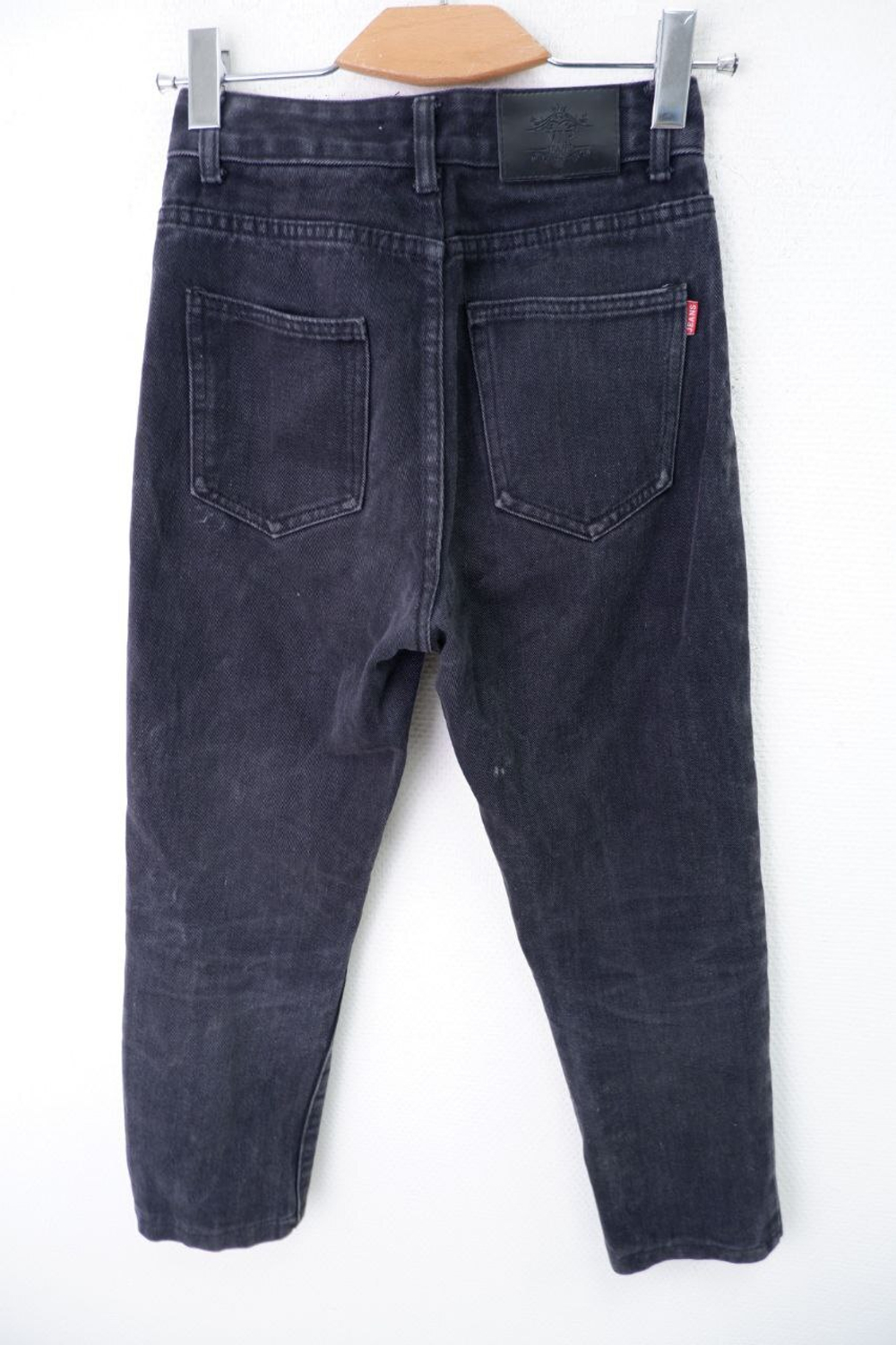 Джинсы темные базовые 44 размер