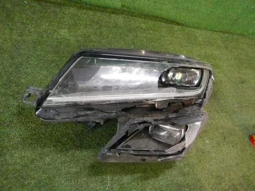 Битая Фара левая Skoda Kodiaq (2016-2022) LED