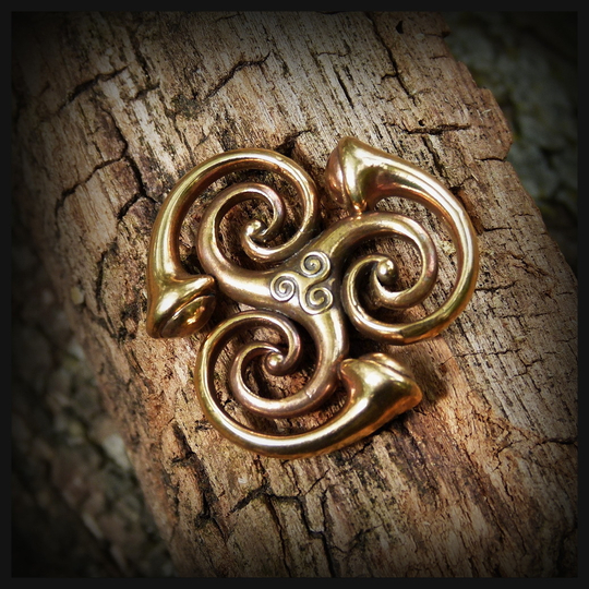 Кулон подвеска "Трискель" авторская работа , бронза