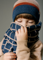 Шарф вязаный "Клетка" (теплый беж + синий)