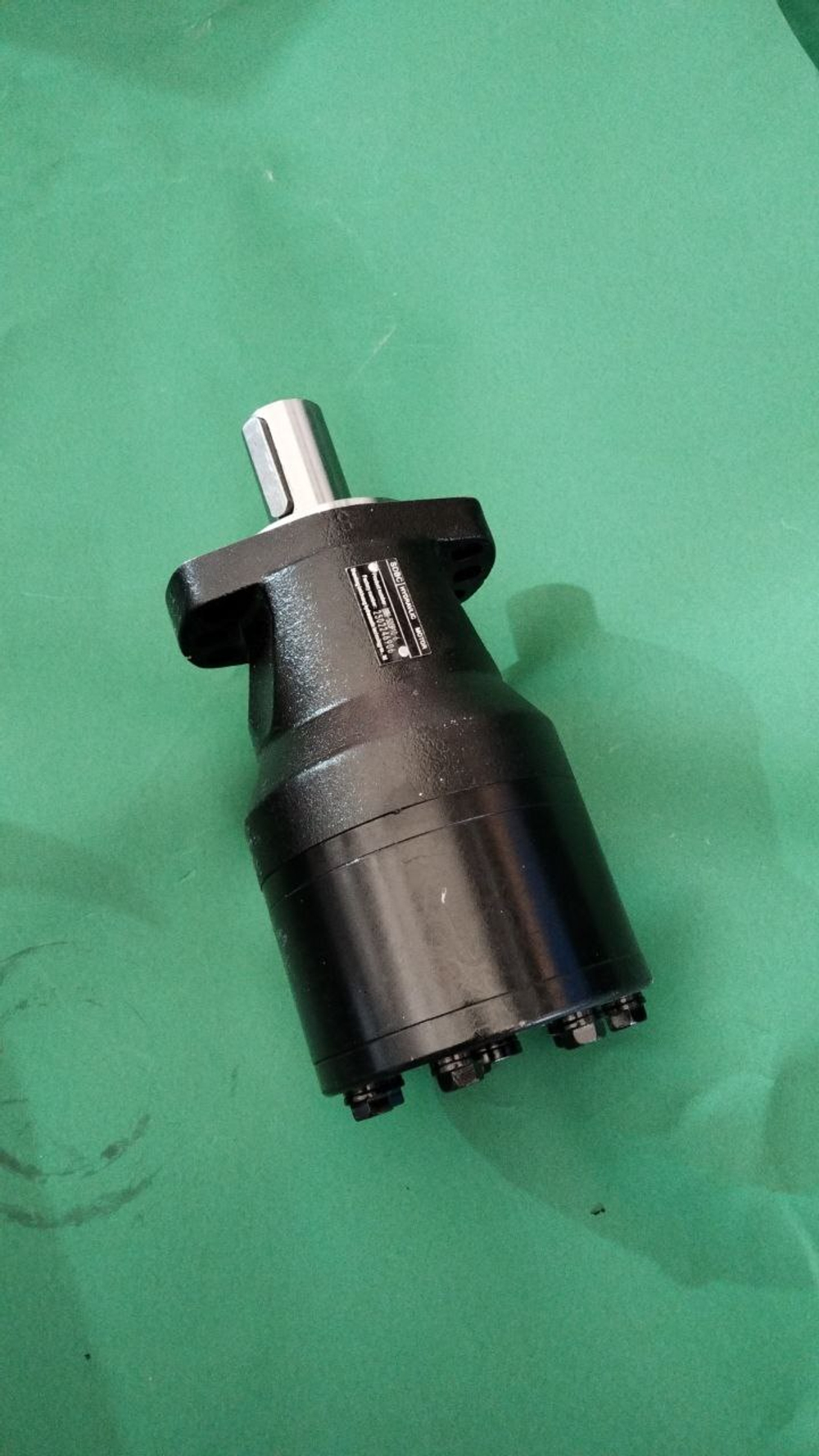 Гидромотор подмешивателя PM 750 (вал 35 мм)