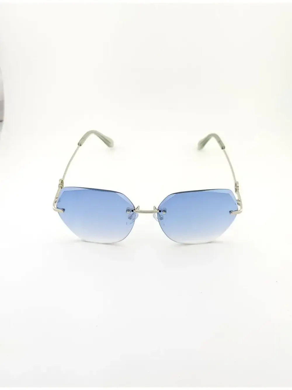 Очки солнцезащитные